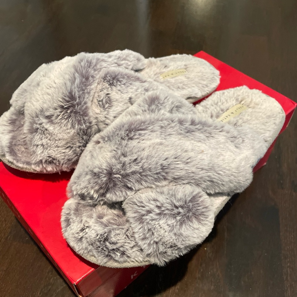 Kelly & Katie Emma Grey Fur Slippers Size 7 or 8